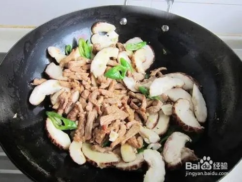 花菇辣炒里脊肉