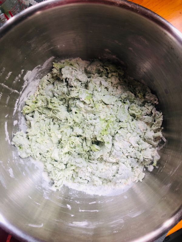 菠菜鸡蛋手擀面
