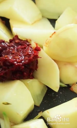 香喷喷的土豆焖饭怎么做