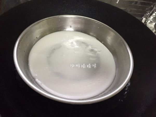 猪肉鸡蛋拉肠粉