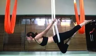 女星最受欢迎项目，不能错过的空中瑜伽！