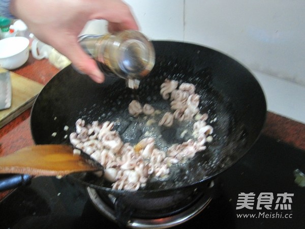 香芹炒小墨鱼