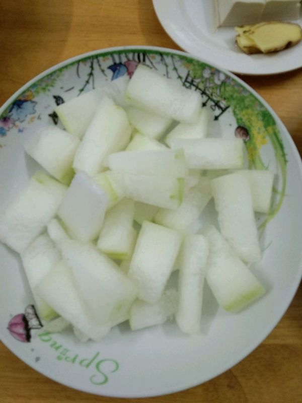 冬瓜侧鱼豆腐汤