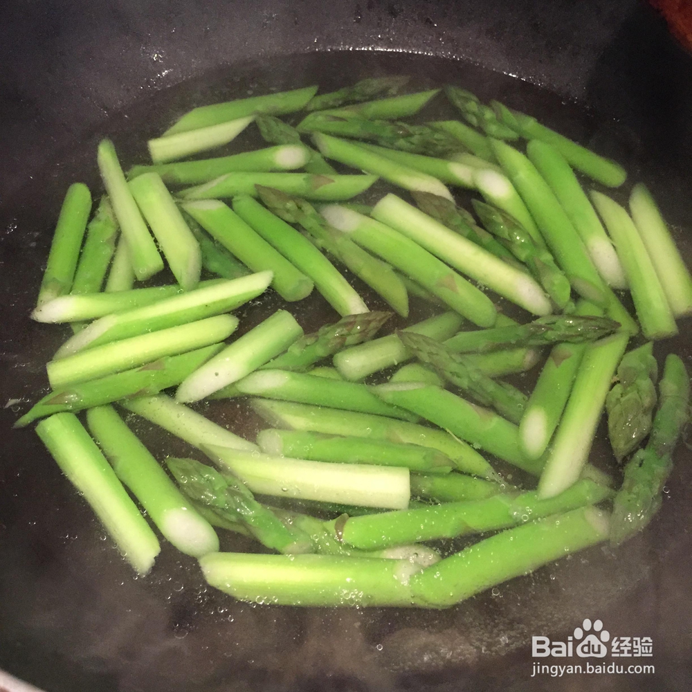 赞不绝口的芦笋口蘑炒培根