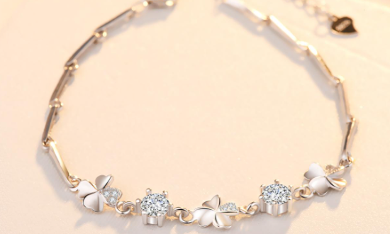 高情商男生送女朋友生日礼物