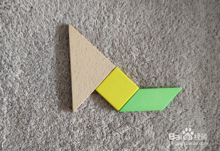 用七巧板怎样拼一条旗鱼?