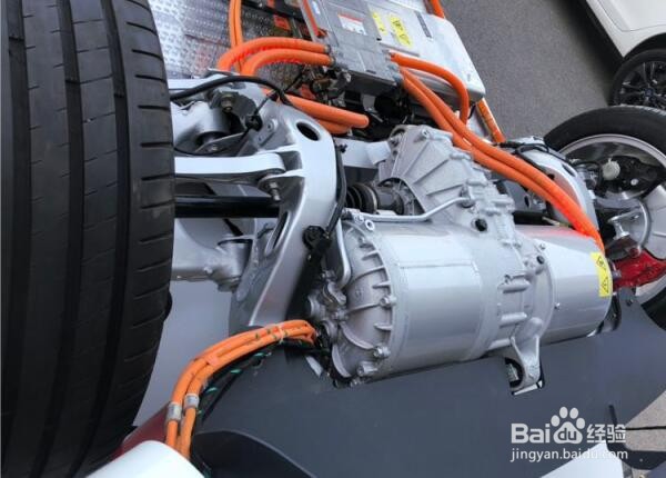 现在初中毕业学什么比较好？双师型教师真操实干