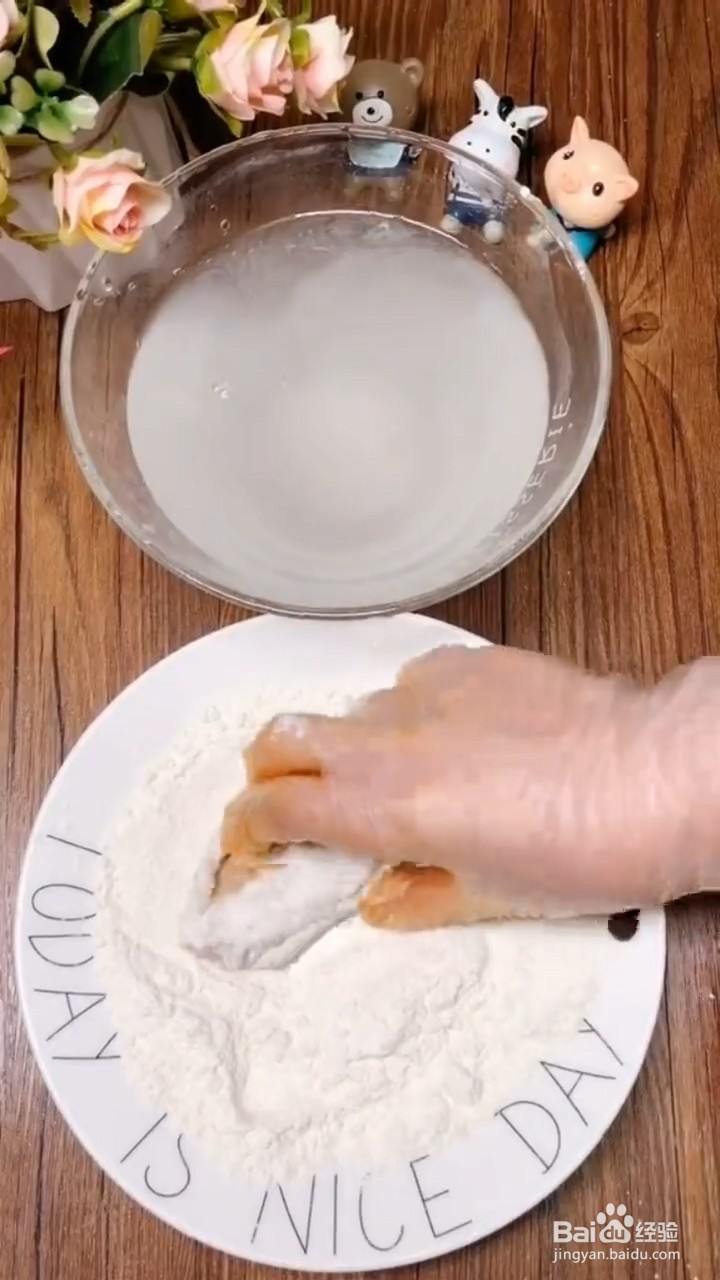 如何制作美味的香酥炸鸡翅