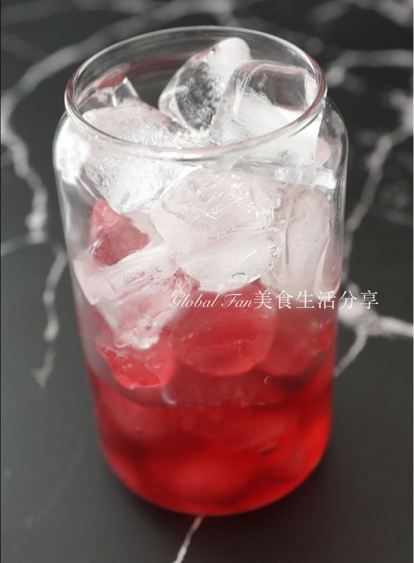 蔓越莓茉莉气泡水