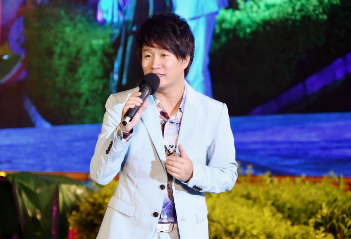 《喝酒伤胃抽烟伤肺》原唱是谁