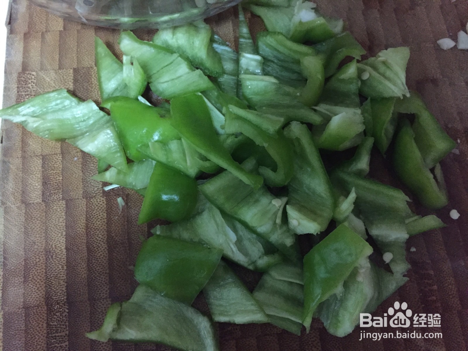 尖椒溜肥肠的做法