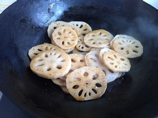如何制作糖醋焖藕