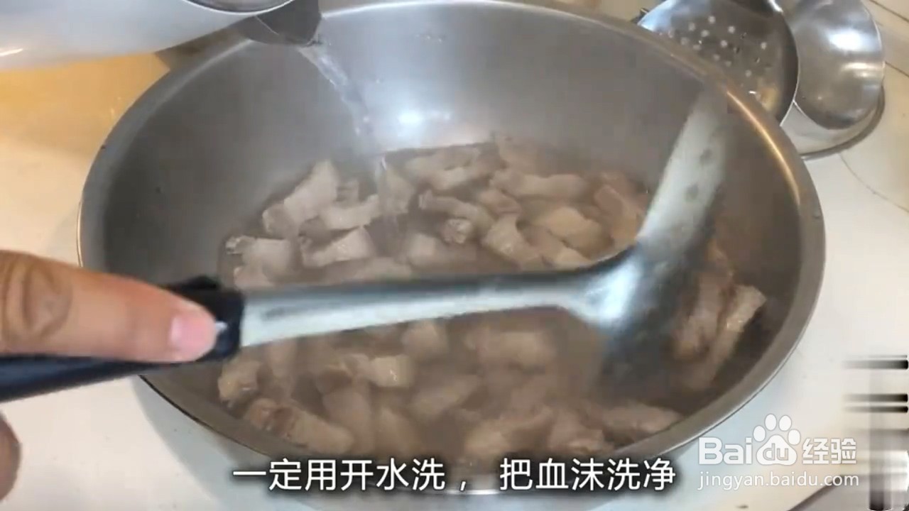 如何制作好吃的鹌鹑蛋红烧肉