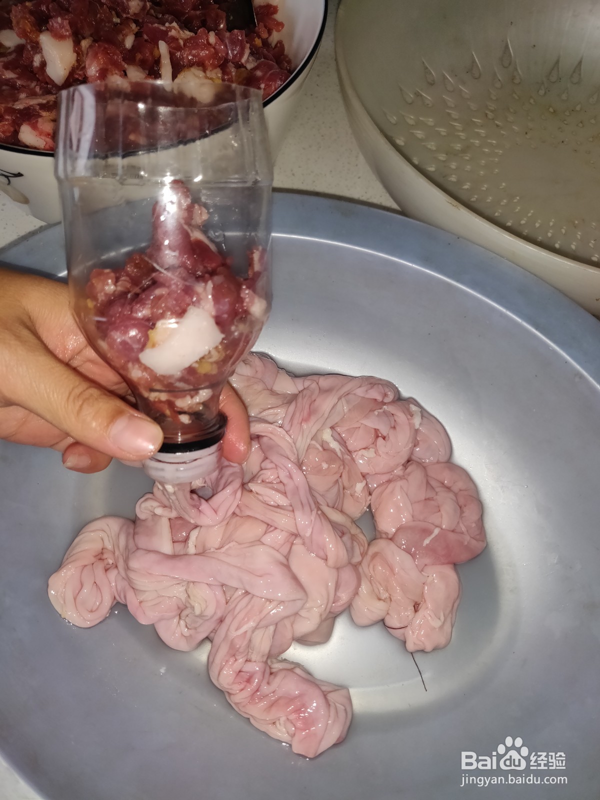 猪小肠做纯肉肠的步骤