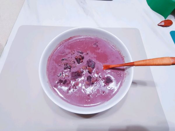 牛奶紫薯黑米燕麦粥