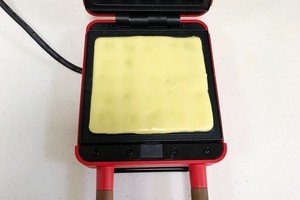 奶油水果华夫饼