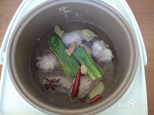 如何制作鸭腿香菇煲