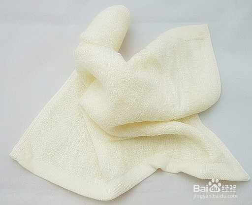 如何除去小白鞋上的污渍