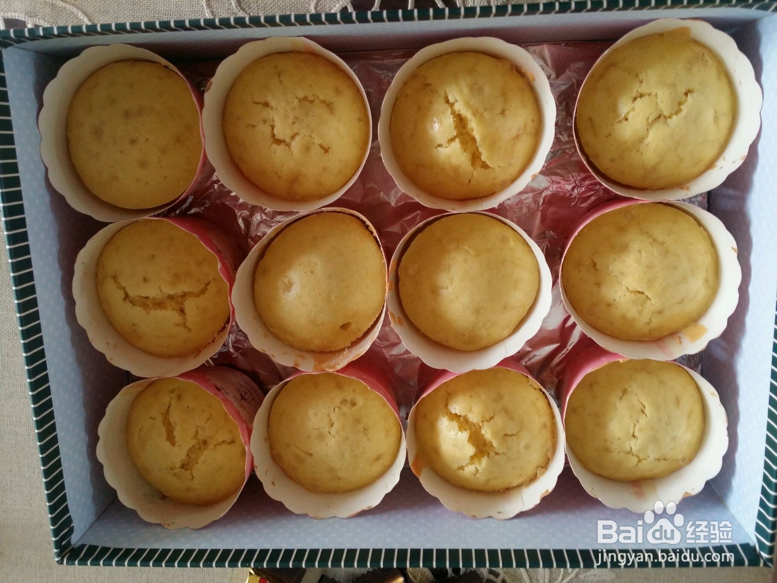 小黄人翻糖蛋糕的做法