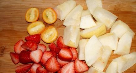 草莓雪梨茶的攻略