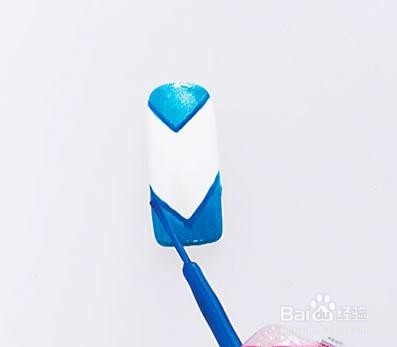 自己打造蓝色时尚美甲