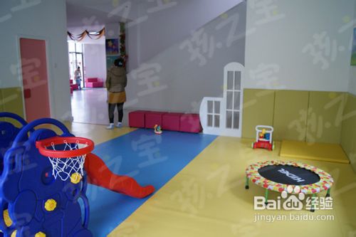 <b>幼儿园地板选择的时候要注意的事项</b>
