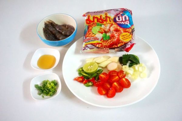 海鲜冬阴功泡面