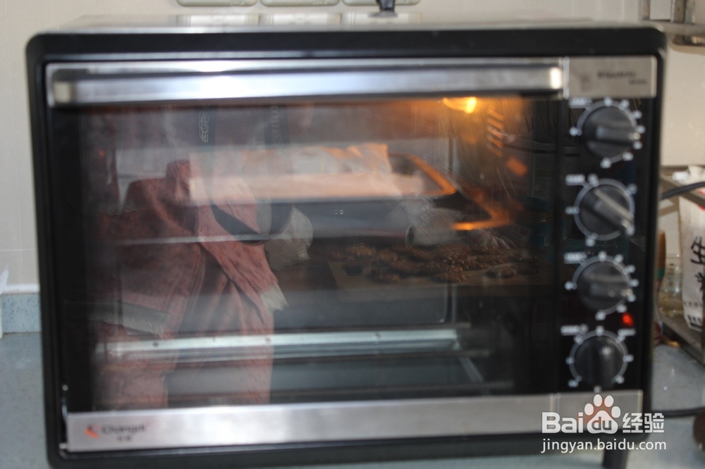 牛油味葡萄干蛋糕