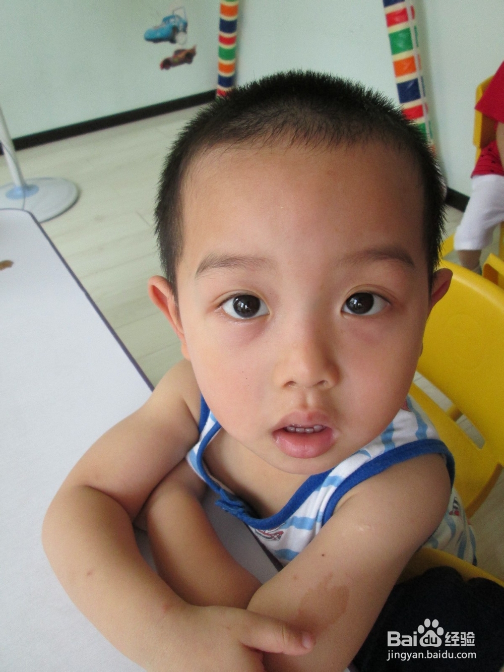 如何教小班的小朋友大胆的自我介绍？