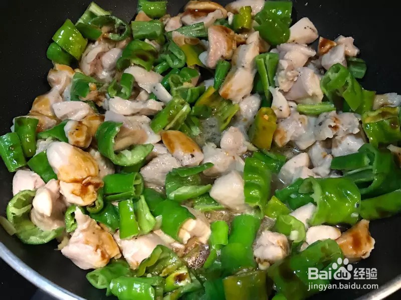 怎样做出家常菜系列之糯米椒炒鸡丁