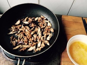 蛋炒香菇肉丝做法