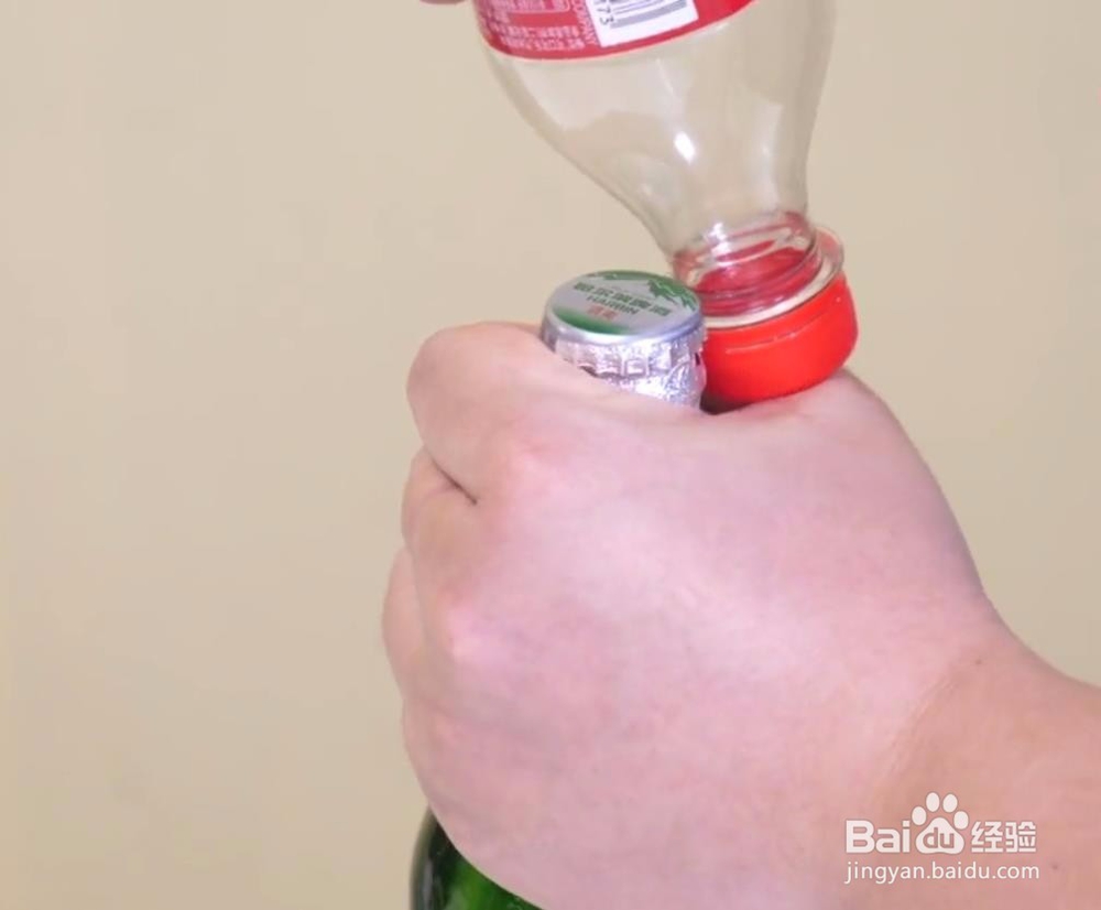 花式酷炫的开瓶盖方法，学会可以用来撩妹哦