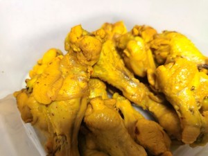 盐焗鸡翅根的做法
