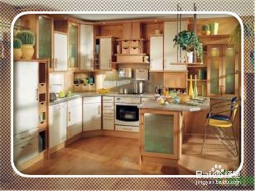 厨房的地板上的油渍怎么清理比较干净？