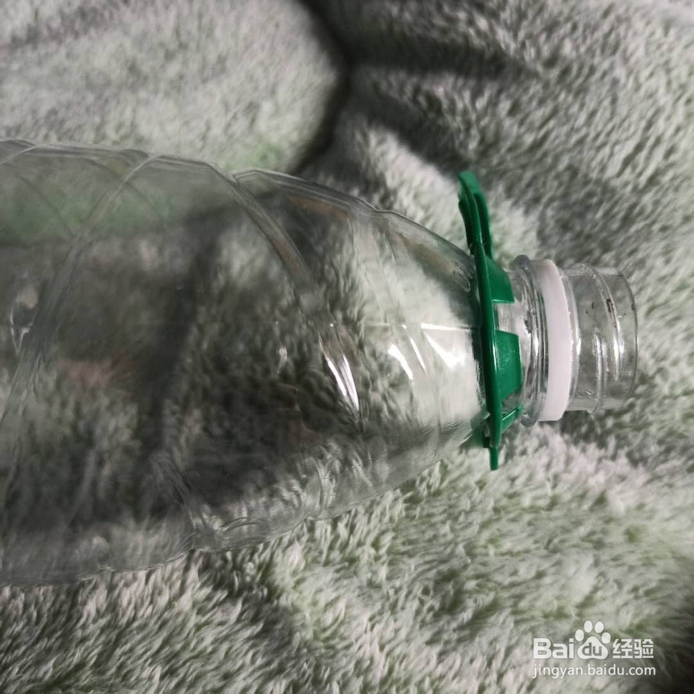 衣架把衣服撑凸怎么办