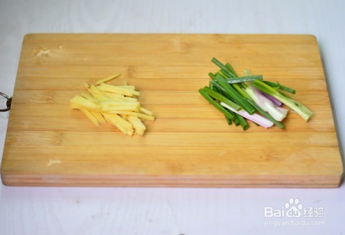 酱烧小黄鱼是怎么做的?如何做更好吃?