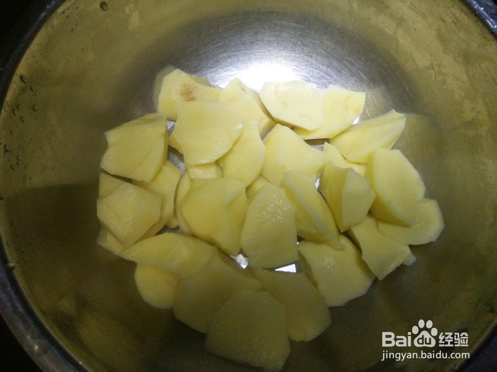 制作美味的咖喱土豆牛肉