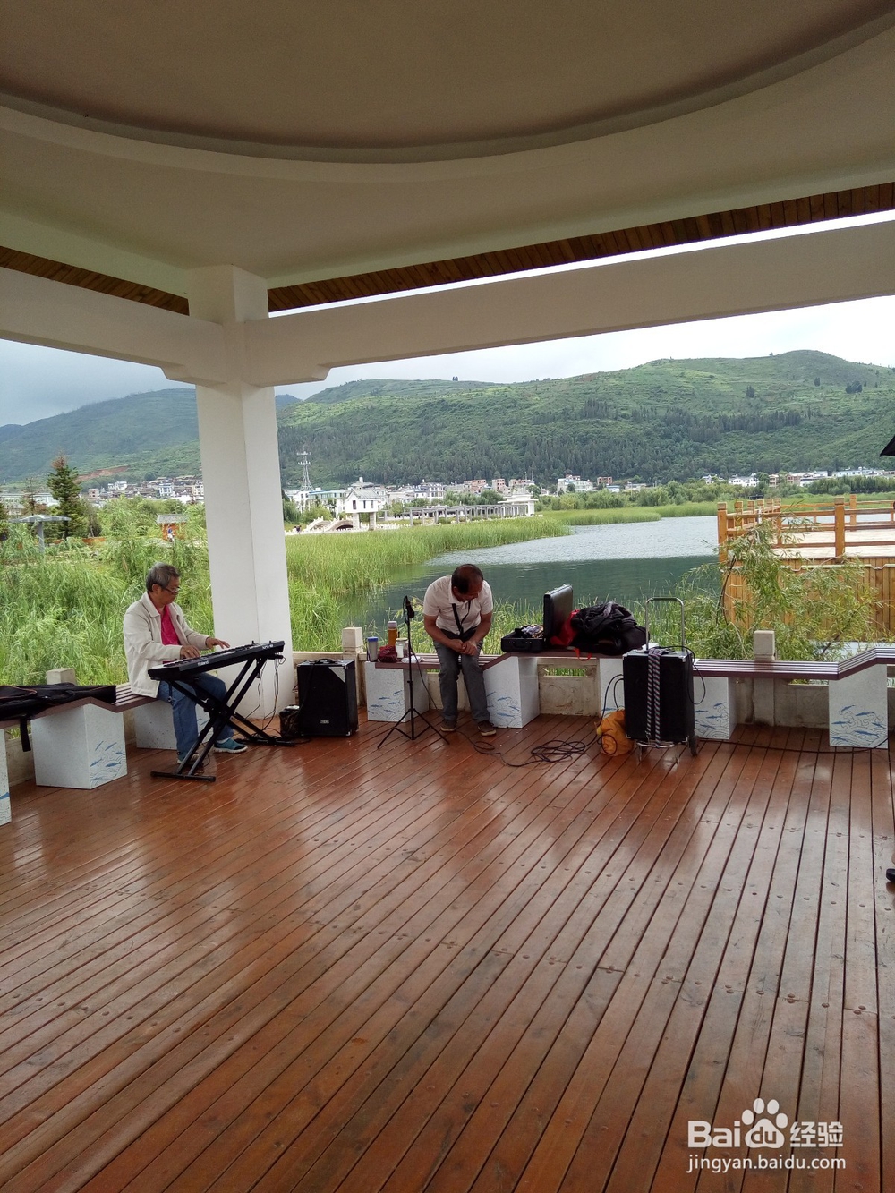 云南最美玉溪抚仙湖之樱花谷湿地公园情侣约会旅