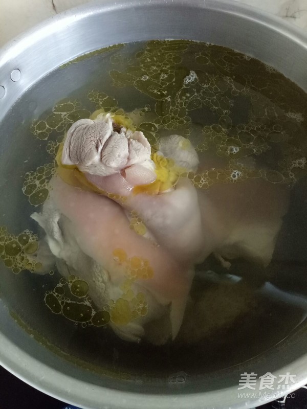 砂锅焖扒蹄的做法