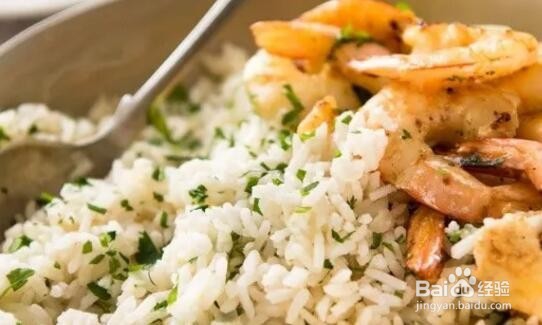 晚上不善的饮食会引起哪些疾病