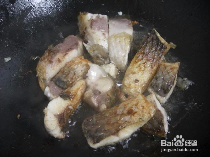 饼子夹鲅鱼的做法大全