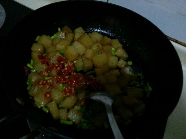 蒜薹辣椒炒米豆腐