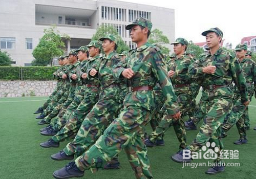 学生参加军事训练的地位和作用