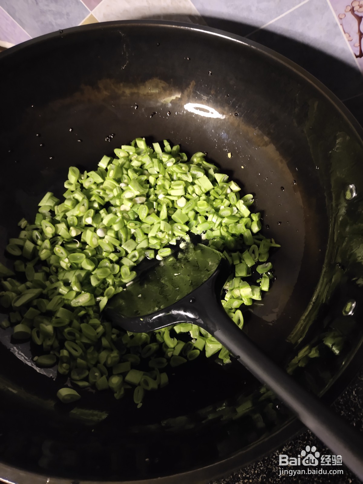四季豆干菜荞麦饼