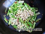 剁椒芹菜炒黄豆
