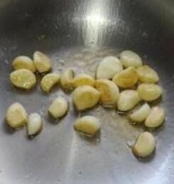 蒜烧黄鱼的做法