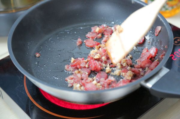 腊肠粉丝蒸娃娃菜