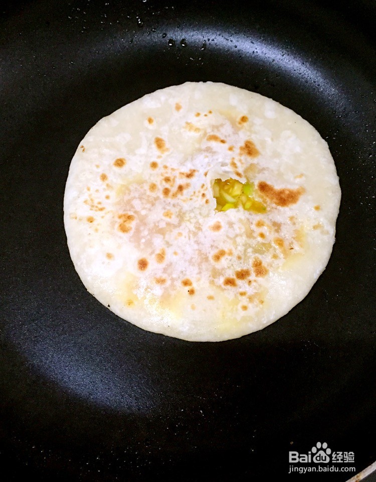 鸡蛋灌饼的做法