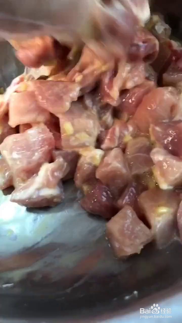 如何制作好吃的糖醋肉丁