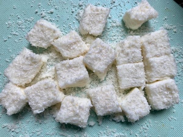 椰蓉牛奶小方块